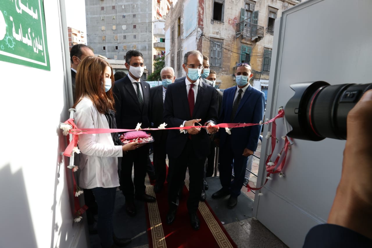 د/ عمرو طلعت  وزير الاتصالات وتكنولوجيا المعلومات يفتتح مركزين للخدمات البريدية بالأسكندرية