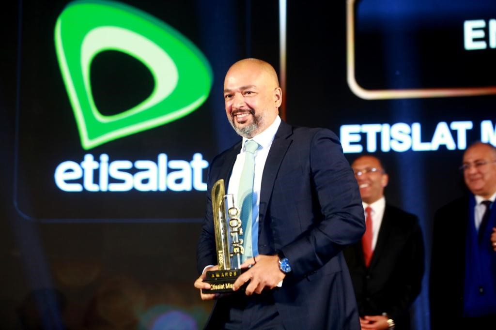 *خلال احتفالية 100 BT* *«اتصالات مصر» تحصد جائزة «أول مشغل رقمي متكامل» في السوق المصري