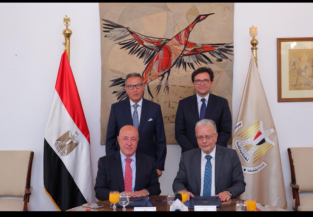 البنك الأهلي المصري ووزارة الثقافة يوقعان بروتوكول تعاون لتشغيل مبنى 