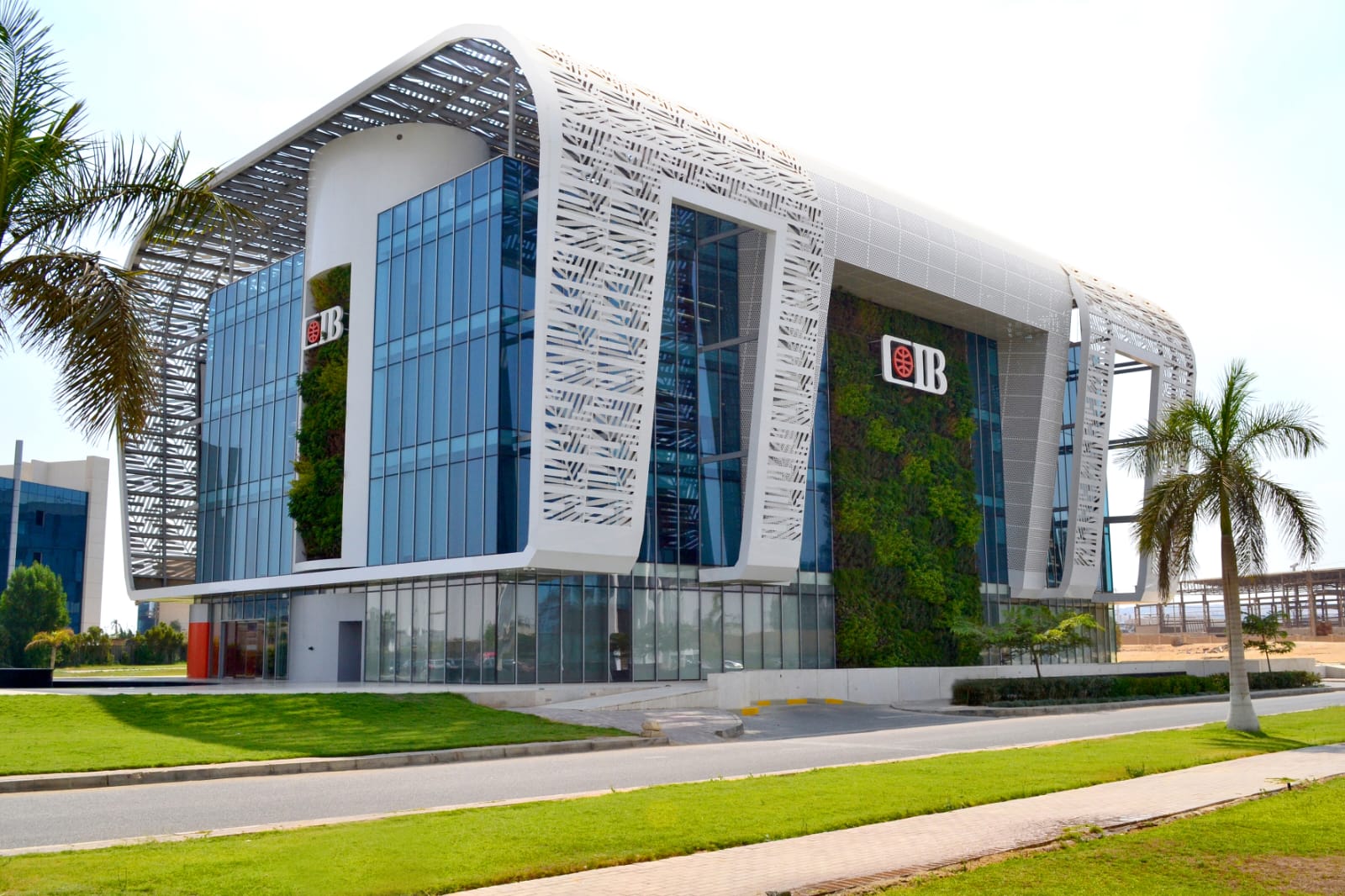 البنك التجاري الدولي-مصر (سي أي بيCIB) يتعاون مع جامعة IE العالمية لدعم التميز القيادي والتطوير المهني في مصر