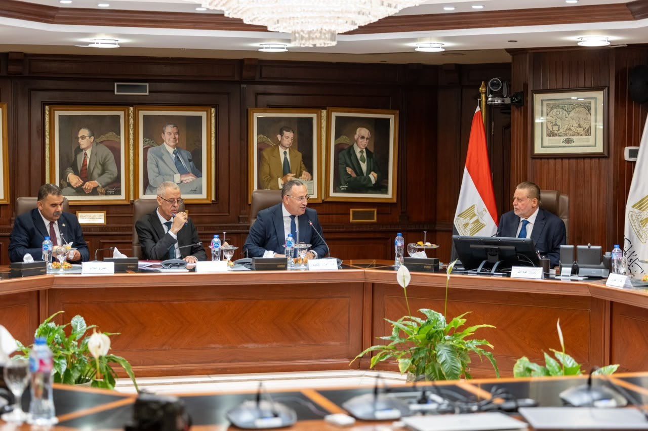محافظ البنك المركزي المصري يبحث مع وزير التعليم العالي والبحث العلمي والقائم بعمل وزير الثقافة مستجدات 