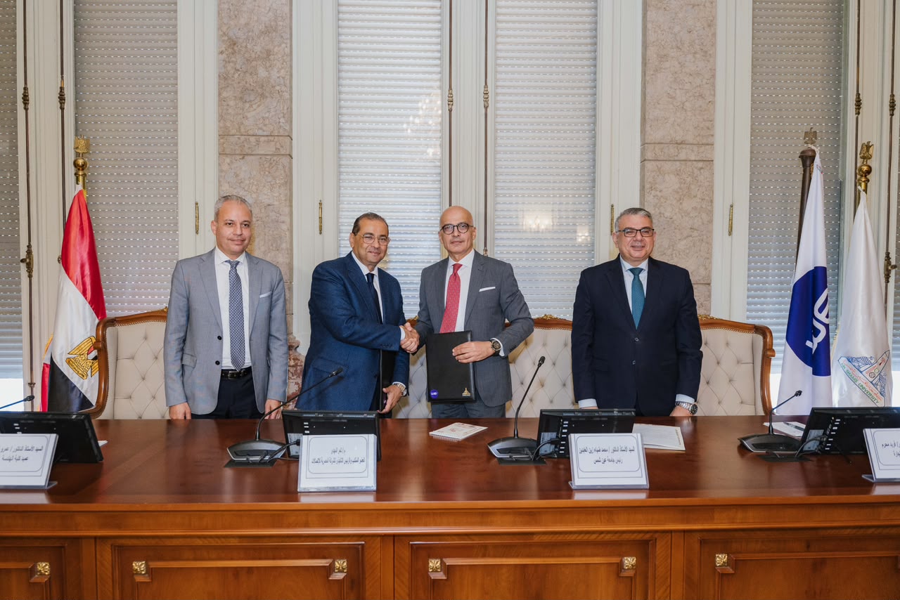 المصرية للاتصالات وجامعة عين شمس توقعان بروتوكول تعاون لتشغيل حل 