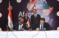 الدكتور/ عمرو طلعت وزير الاتصالات وتكنولوجيا المعلومات والدكتورة/ سحر نصر وزيرة الاستثمار والتعاون الدولي  يشهدان توقيع مذكرة تفاهم بين الشركة المصرية للاتصالات وشركة 