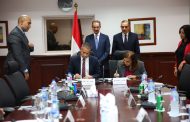 د/ عمرو طلعت  واللواء/ جمال نور الدين  يشهدان توقيع مذكرة تفاهم في مجال التنمية المجتمعية الشاملة باستخدام تكنولوجيا المعلومات والاتصالات في أسيوط