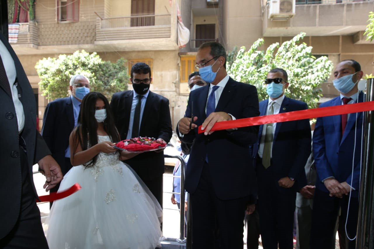 د/ عمرو طلعت  يفتتح ثلاثة مراكز خدمات بريدية لتقديم الخدمات البريدية والمجتمعية والمالية المتكاملة