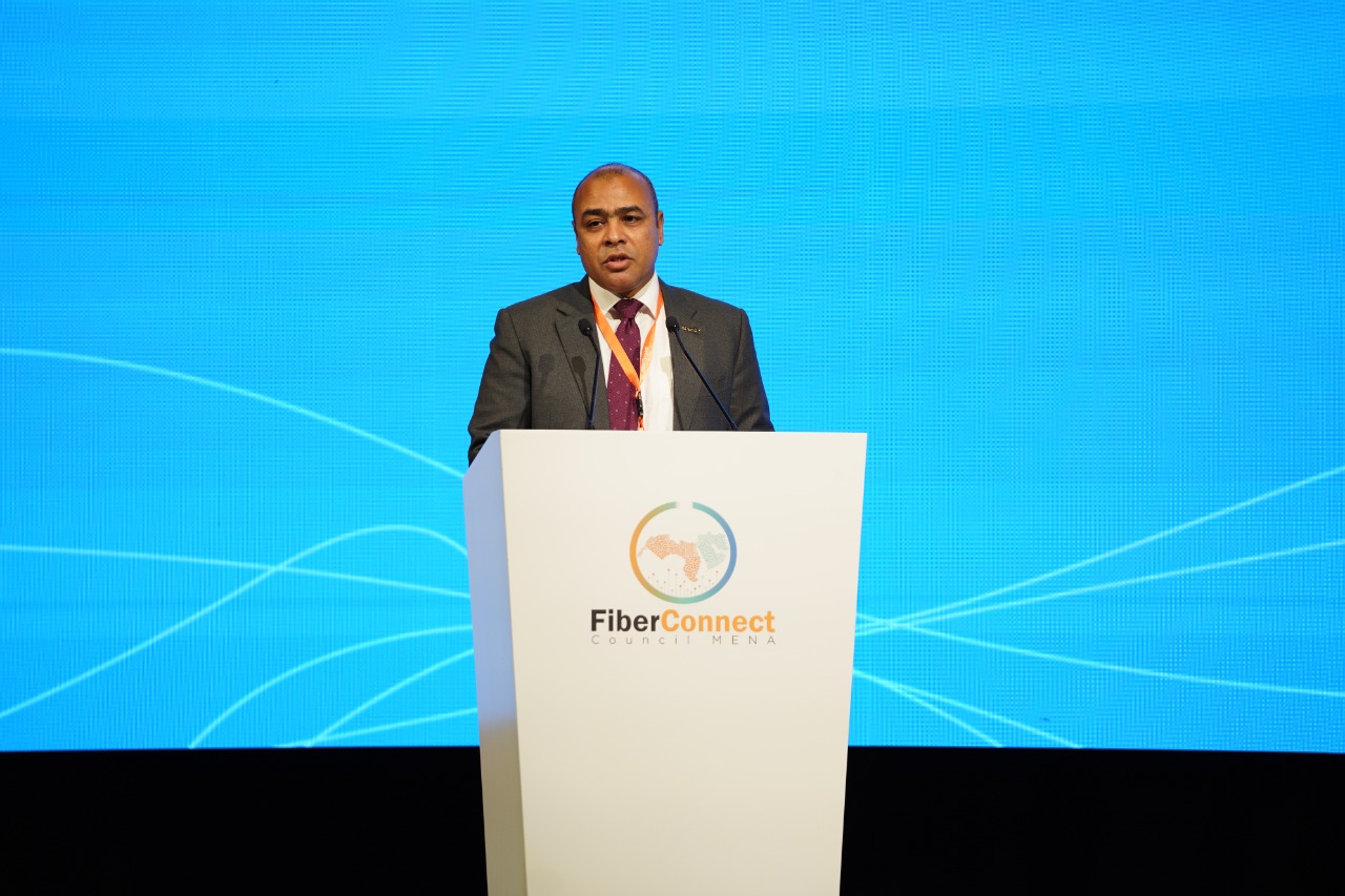 خلال رئاسته لمؤتمر ومعرض Fiber Connect Council MENA بدبي أحمد مكي يستعرض أهمية تكنولوجيا الالياف البصرية في قطاعي التعليم والصحة