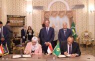د. عمرو طلعت وزير الاتصالات  يشهد توقيع بروتوكول تعاون لتنمية مهارات الكوادر العاملة بوحدات التحول الرقمى والمحليات بمخافظة المنيا