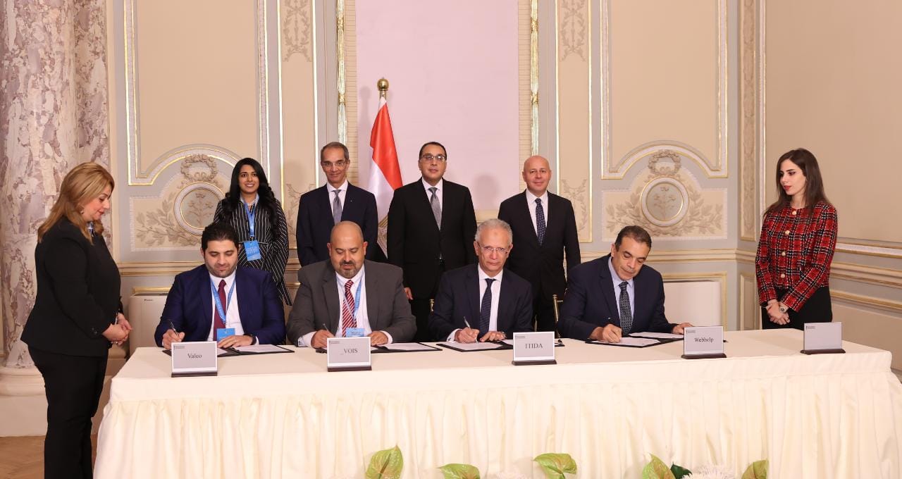 بحضور رئيس الوزراء ووزير الاتصالات  فودافون للحلول الذكية (VOIS_) توقع اتفاقية تعاون مع 