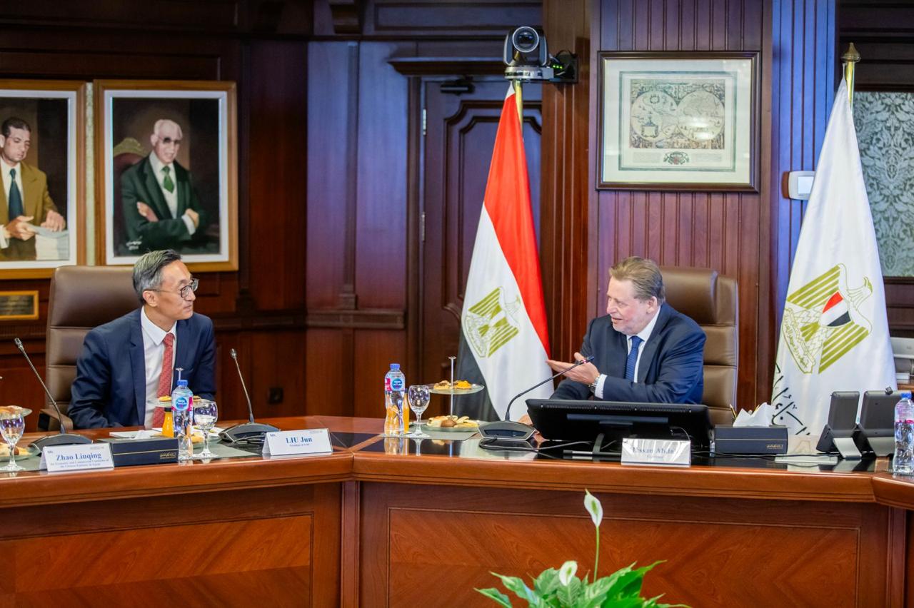 محافظ البنك المركزي المصري يلتقي رئيس البنك الصناعي والتجاري الصيني لبحث التعاون المشترك*