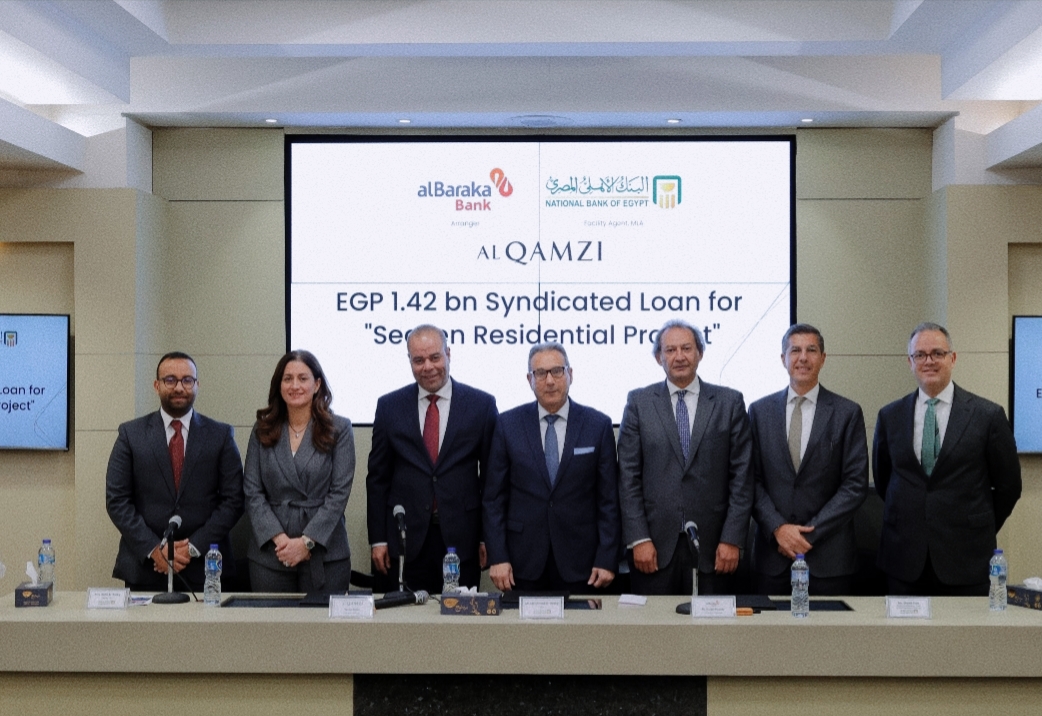 البنك الأهلي المصري يقود تمويلاً مشتركًا بقيمة 1.42 مليار جنيه لمشروع SEAZEN بالساحل الشمالي