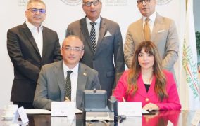 البنك الأهلي المصري يوقع بروتوكول تعاون مع مستشفيات جامعة عين شمس لدعم استكمال إنشاء مستشفى الطوارئ الجديدة.