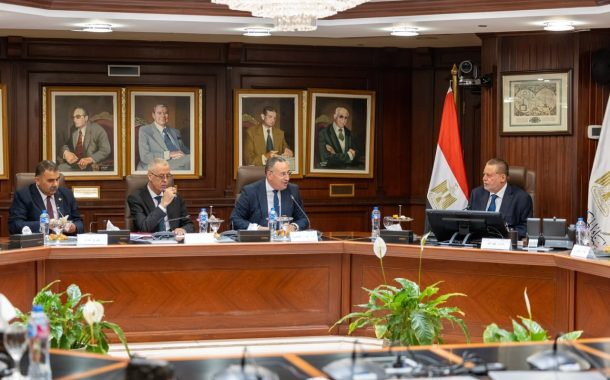 محافظ البنك المركزي المصري يبحث مع وزير التعليم العالي والبحث العلمي والقائم بعمل وزير الثقافة مستجدات